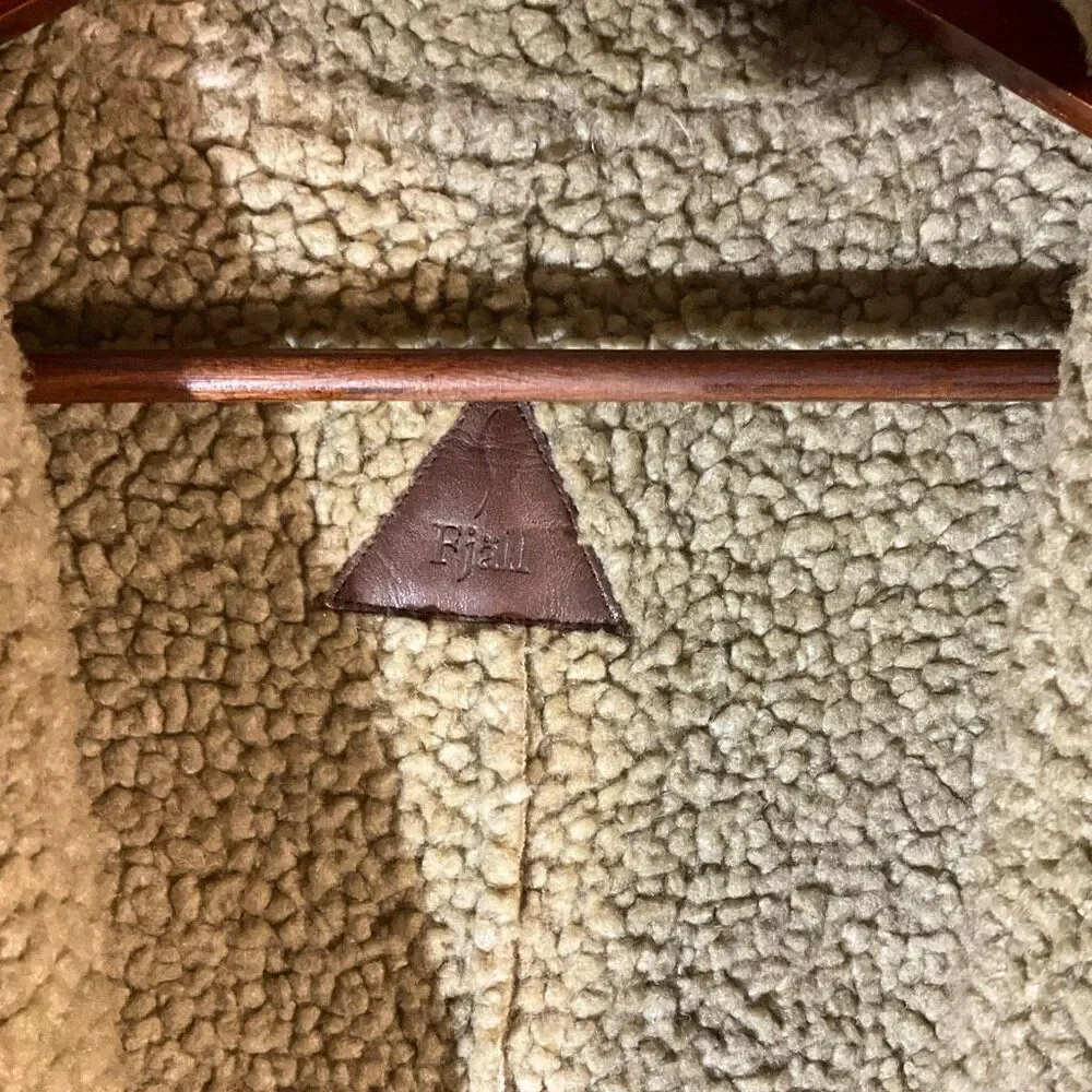 Fjall Sherpa Jacket, Small. Brown Pockets. Faux Suede, Shearling. Thick and warm